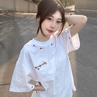 重磅宽松超火上衣 爆款 独特超好看重工刺绣花朵字母短袖 t恤女夏季