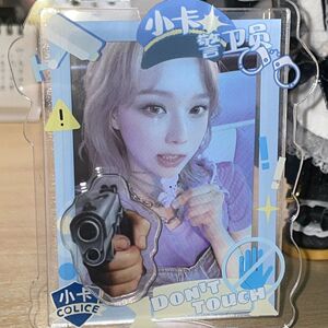 新款小卡警卫员无属性插卡立牌亚克力3寸照小卡展示插卡立牌摆件
