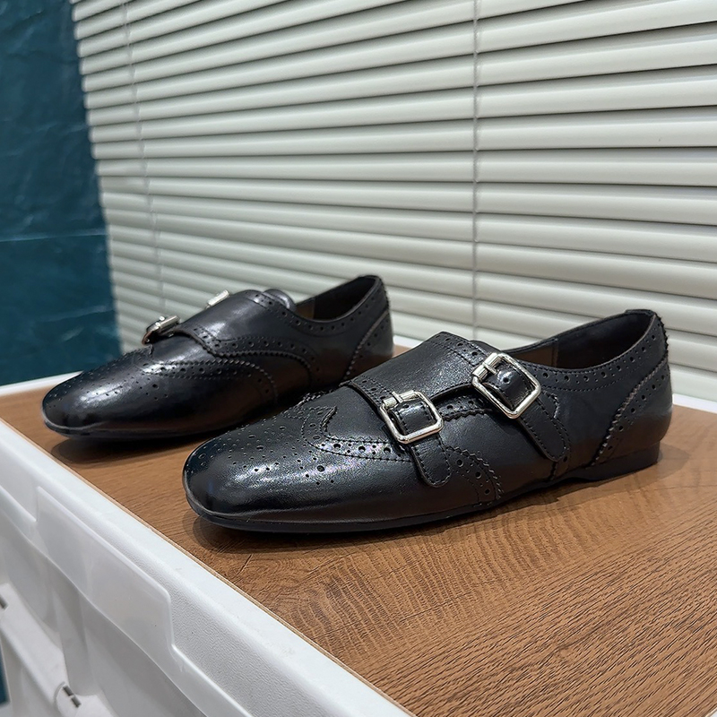 英伦风布洛克鞋女2025秋冬