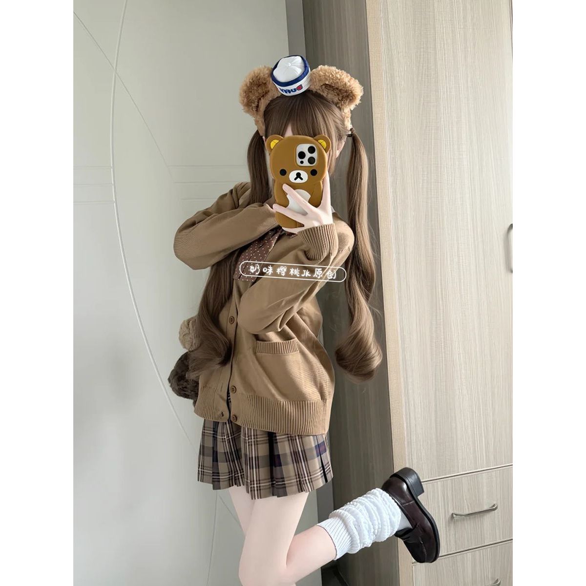 校园风小棕JK制服格裙叠穿毛衣图片
