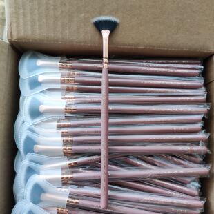 #137高光刷余粉刷用于眉骨唇尖高光或扫除多余眉粉睫毛膏