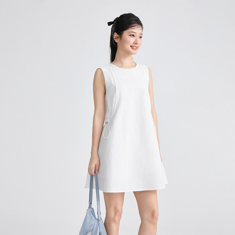 衣唱衣合2026年夏季新款圆领小清新大口袋橡盘抽绳无袖背心连衣裙