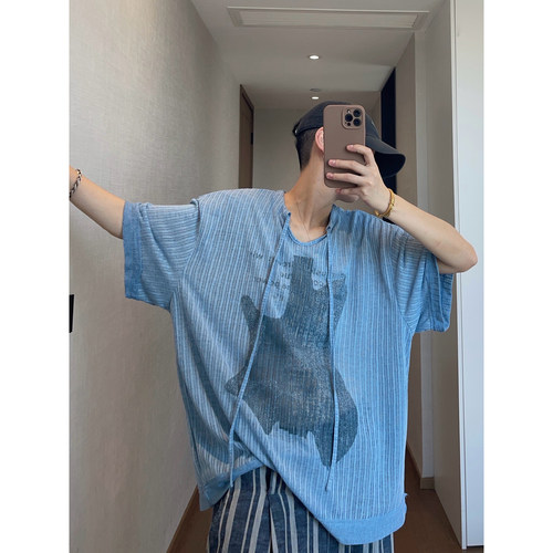 dannyandzee夏季宽松浅蓝色半透V领吉他印花薄款短袖T恤男半袖TEE