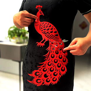 孔雀剪纸作品成品镂空窗花传统手工孔雀大展创意镂空刻纸剪纸画