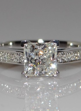 公主正方钻戒指S925纯银方形克拉钻戒女仿真莫桑钻石求婚结婚指环