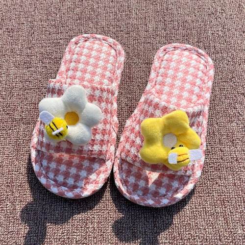 儿童拖鞋春秋室内女童新款卡通可爱居家女孩宝宝露趾四季家用拖鞋