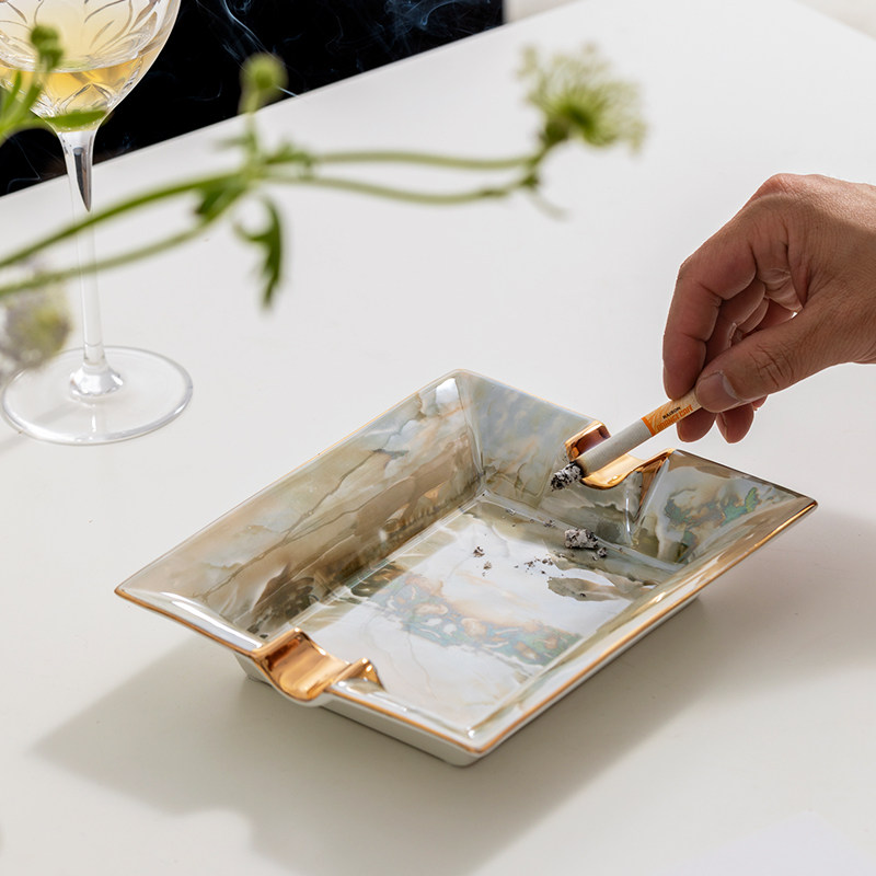 式陶瓷轻雪茄烟灰缸高级档感奢高创意家用客厅659办欧公室装饰品