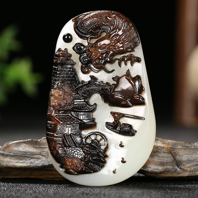 新疆和田玉籽料油皮山水牌吊坠