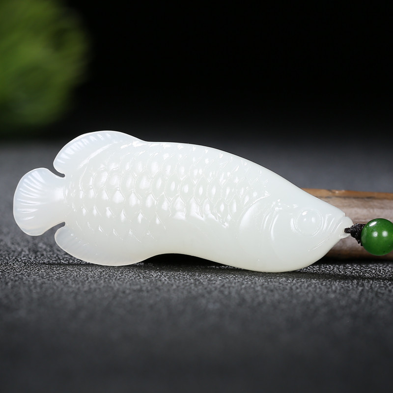 新疆和田玉羊脂白玉龙鱼吊坠