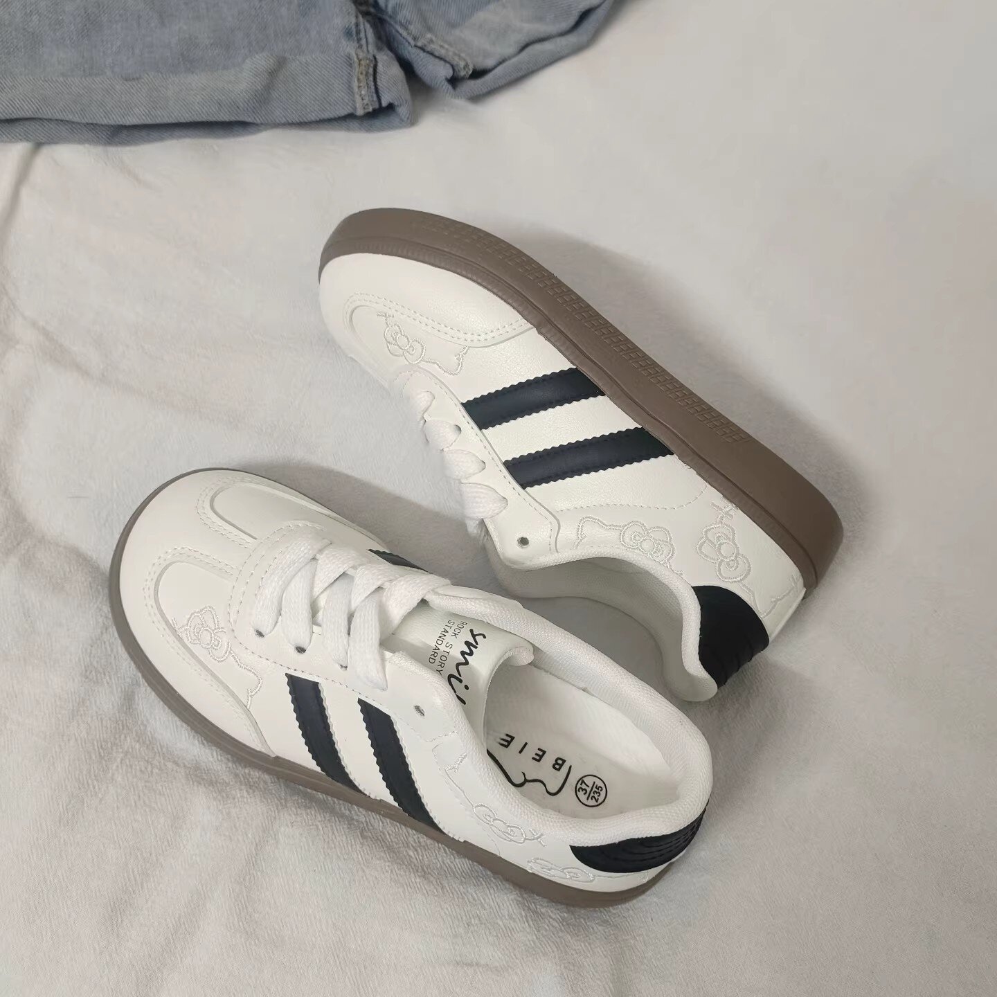 2026春夏女生小白鞋防滑棉内里乳胶鞋垫透气德训练鞋百搭休闲鞋女