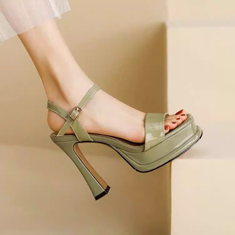 10cm粗跟漆皮凉鞋女走秀高跟鞋子