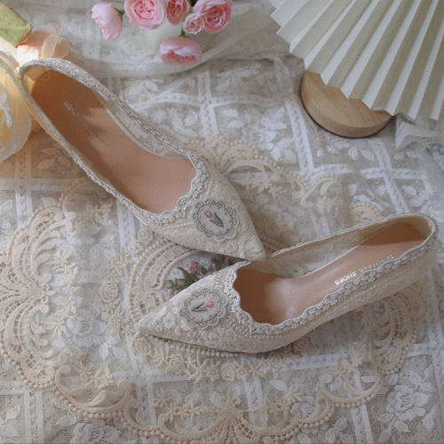 原创复古宫廷风蕾丝高跟鞋单鞋