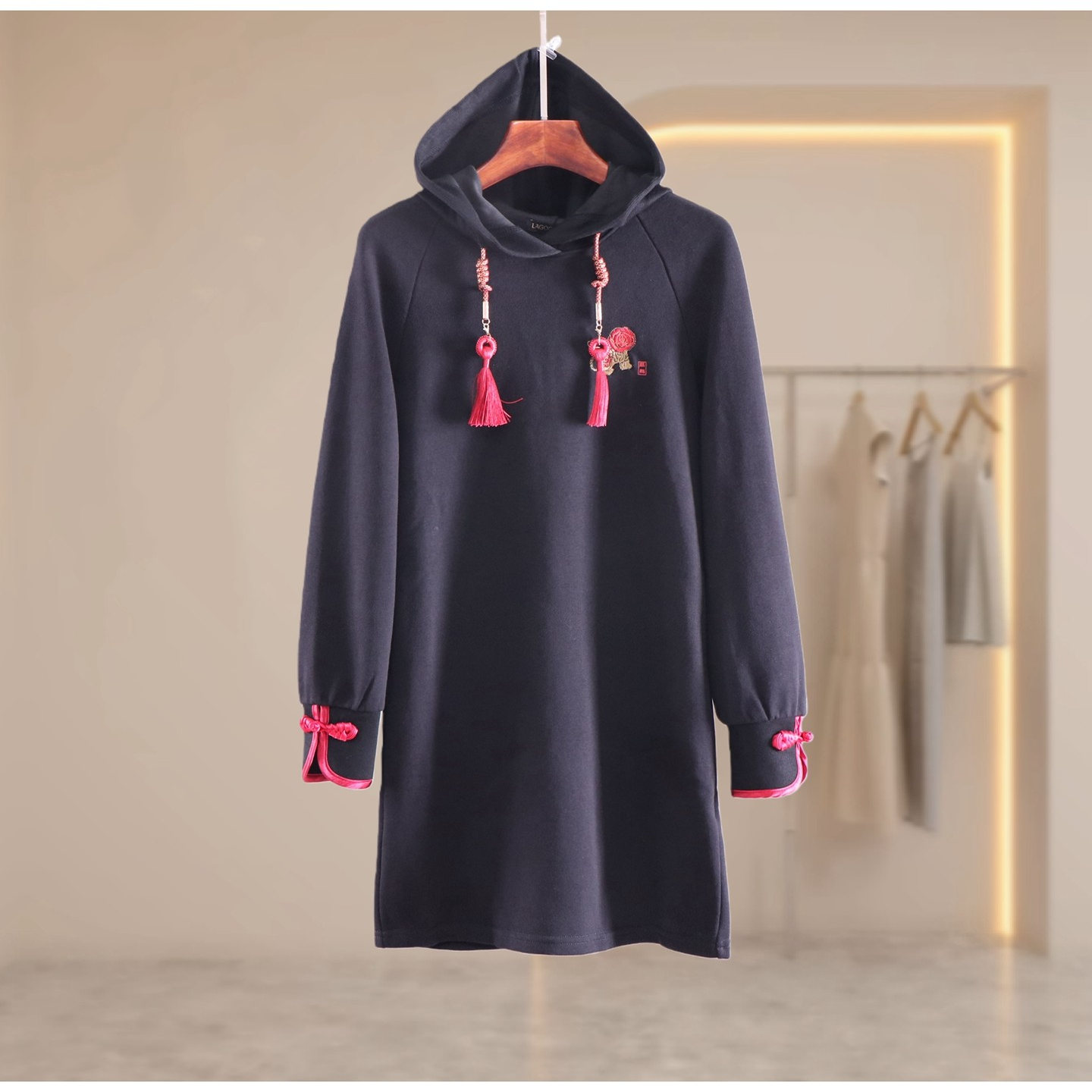 新中式休闲连帽流苏连衣裙女