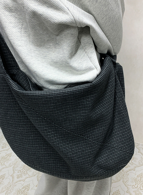 JCAESAR HOBO BAG 格纹流浪包 扭转镂空结构 轻磨毛 大肩带 斜跨
