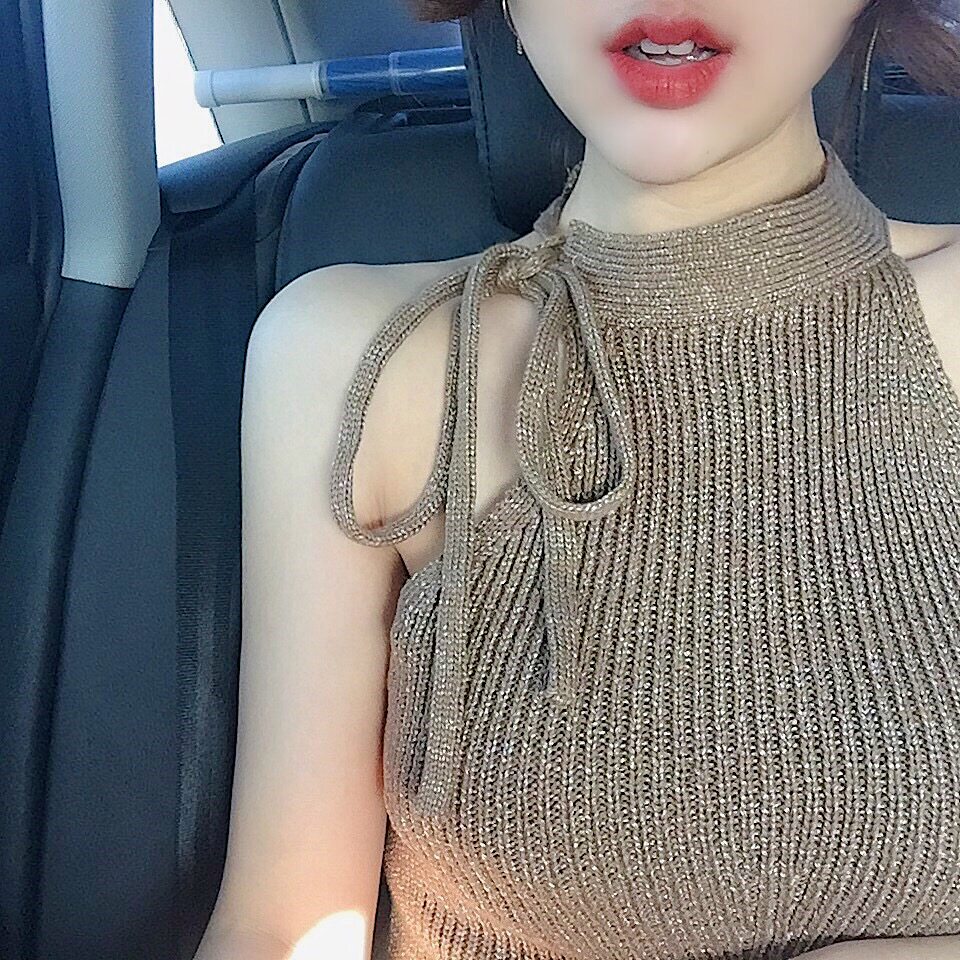 海边度假沙滩露肩挂脖吊带背心性感漏锁骨无袖针织上衣女短款外穿