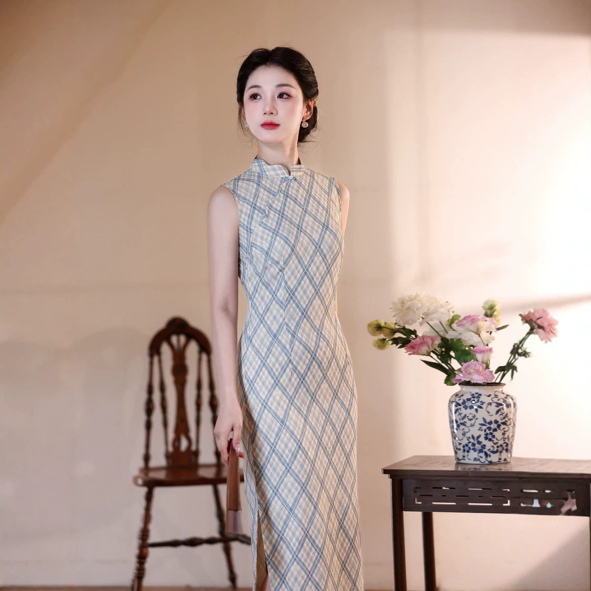 新中式国风年轻款绝美蓝色旗袍粉色印花2026夏季日常少女感连衣裙
