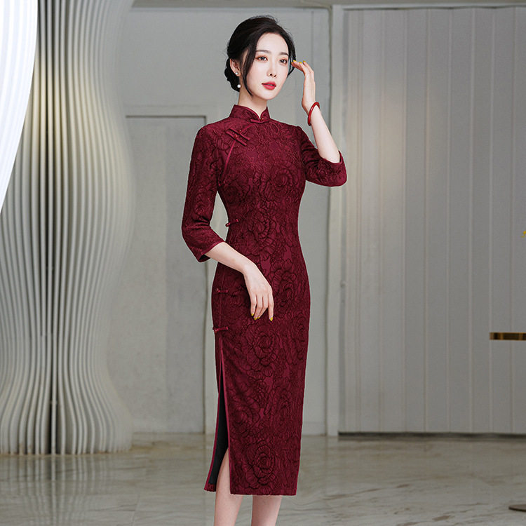 2026春季高端丝绒提花婚礼妈妈旗袍婚宴年轻礼服中长款连衣裙