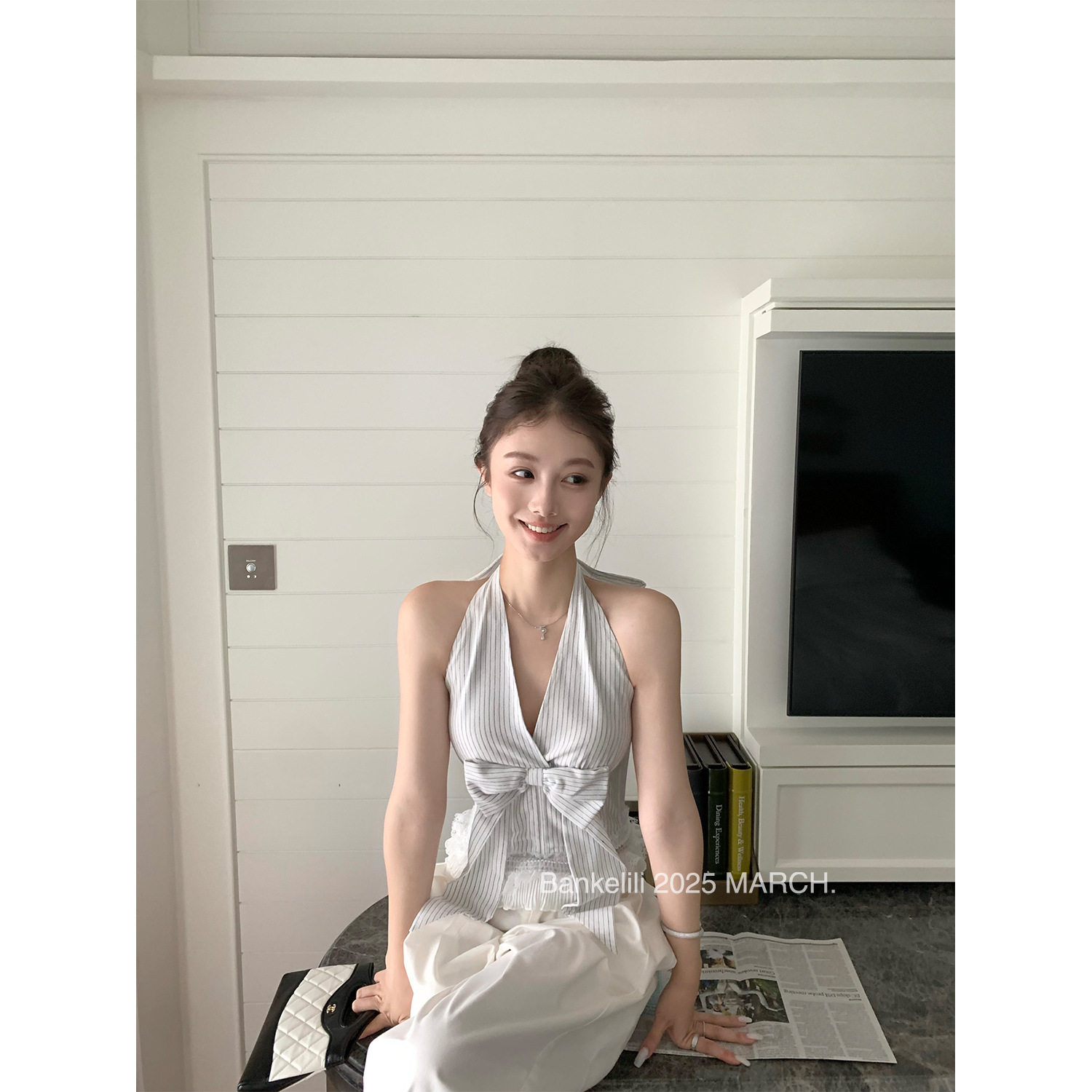 板栗可可 3.20/20:00PM人间梦露 鱼骨束型挂脖V领连衣裙\鱼骨抹胸