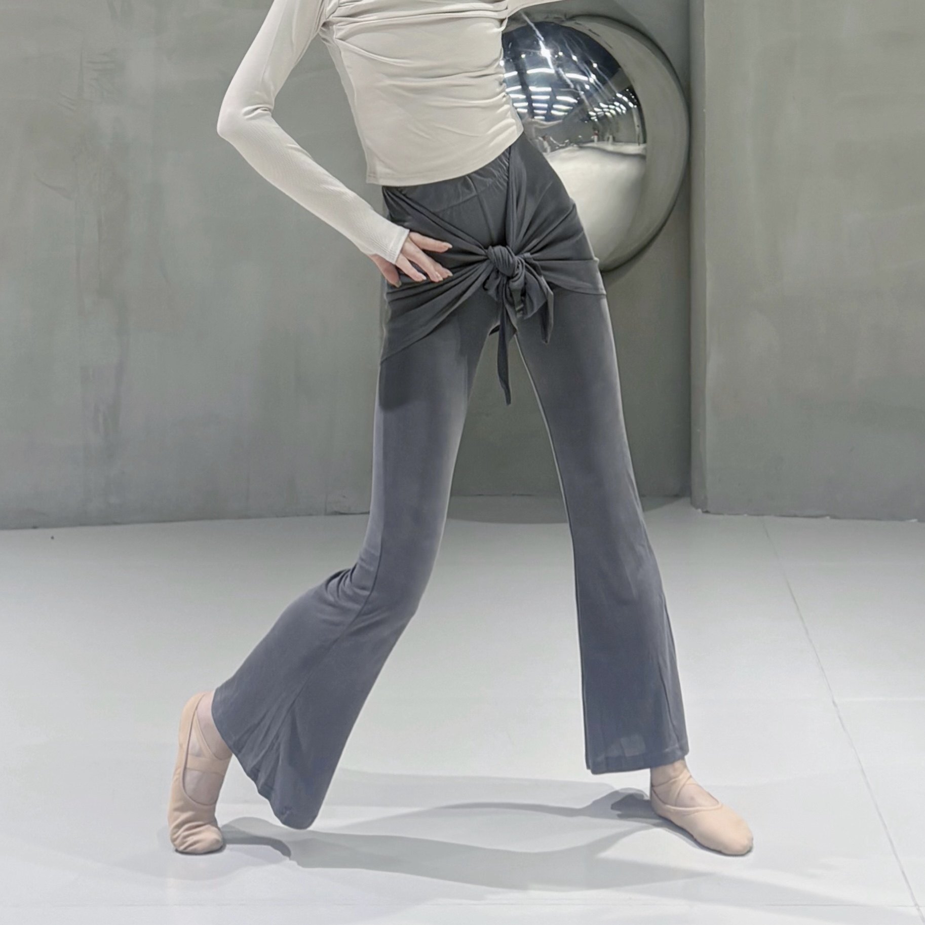 古典舞屁帘女修身假两件绑带瑜伽舞蹈裤中国舞形体训练裤微喇叭裤