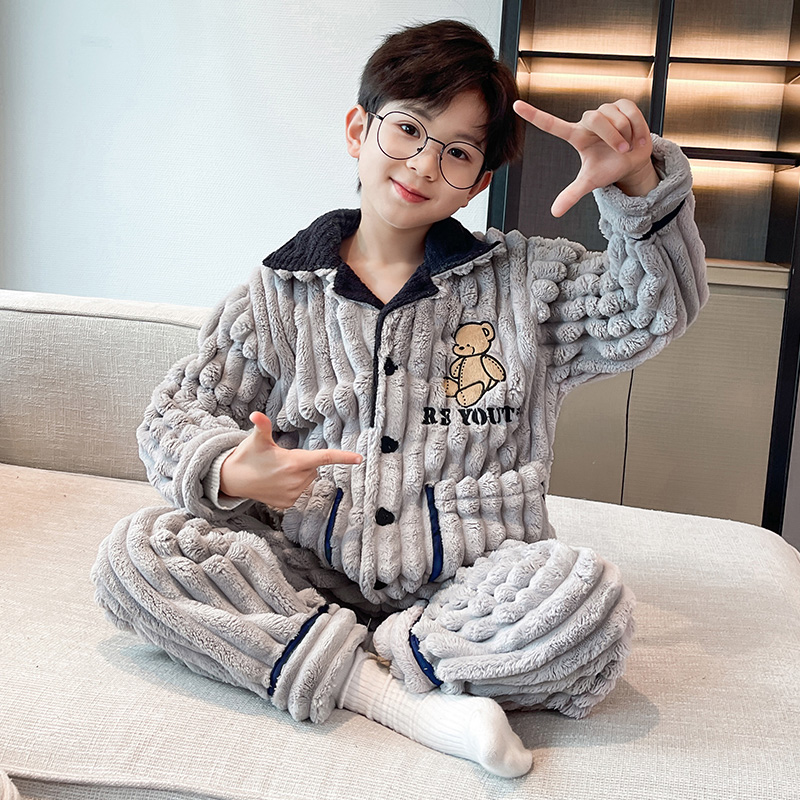 男孩洋气珊瑚绒卡通家居服套装