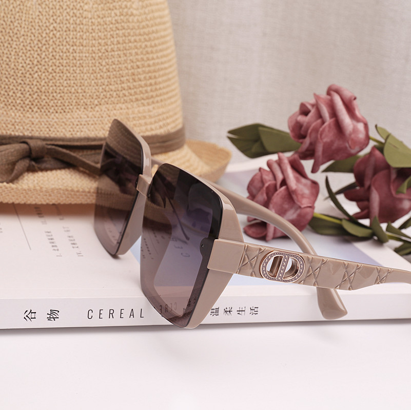 高级感墨镜女款2025新款偏光太阳镜UV400小脸大框闪片宽边墨镜潮