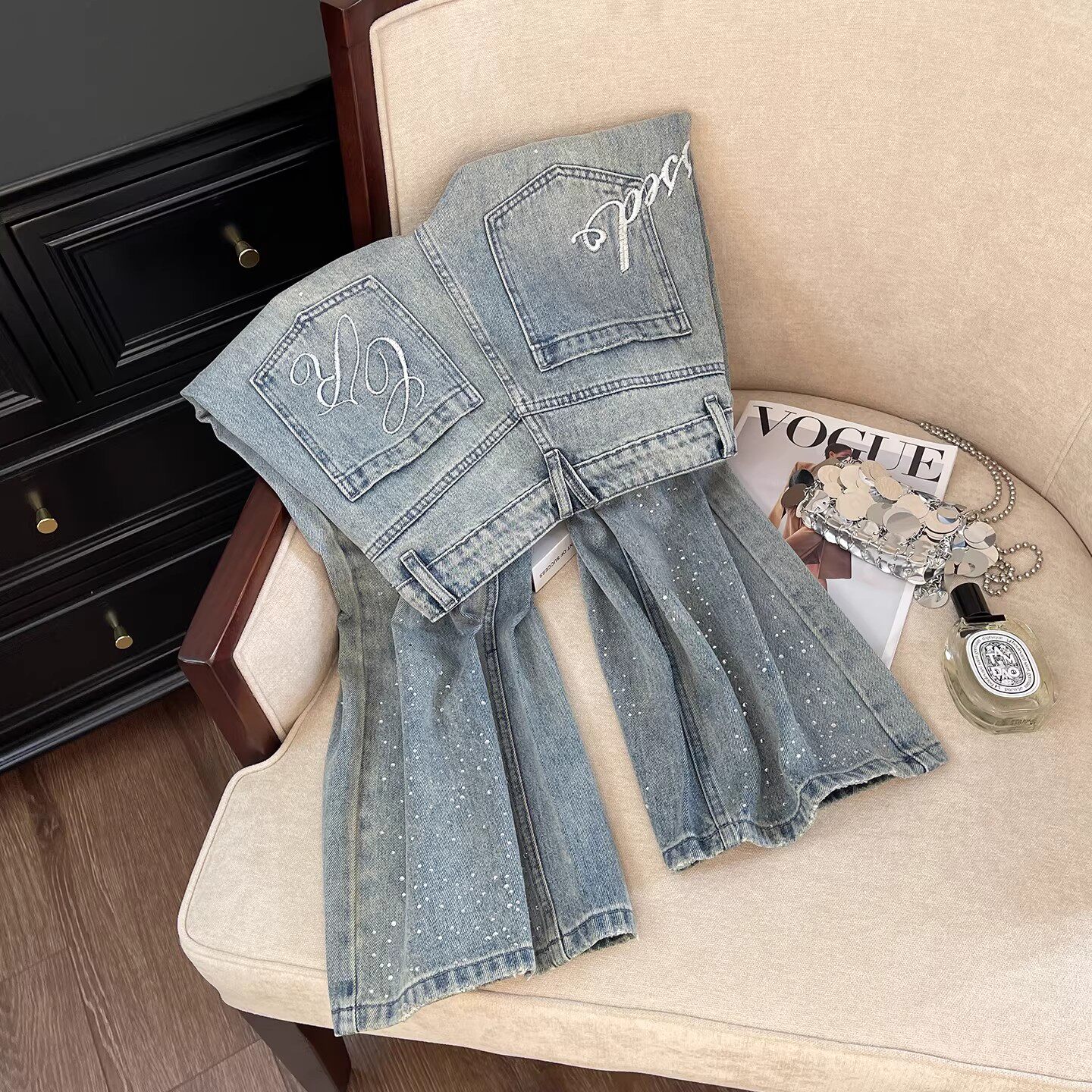 阔腿牛仔裤女2026新款高级感名媛复古重工烫钻直筒裤高腰休闲长裤