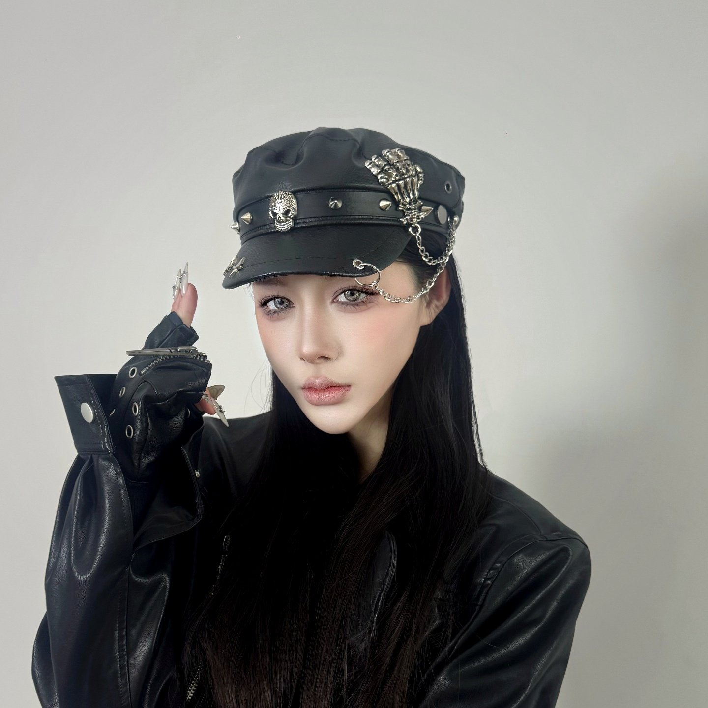 小众朋克暗黑系铆钉骷髅手皮质平顶帽女哥特风亚文化鸭舌海军帽子