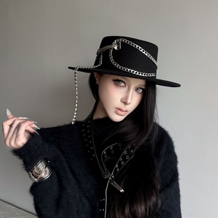 原创小众走秀链条门把手仿毛呢平顶礼帽女秋冬哥特风暗黑大檐帽子
