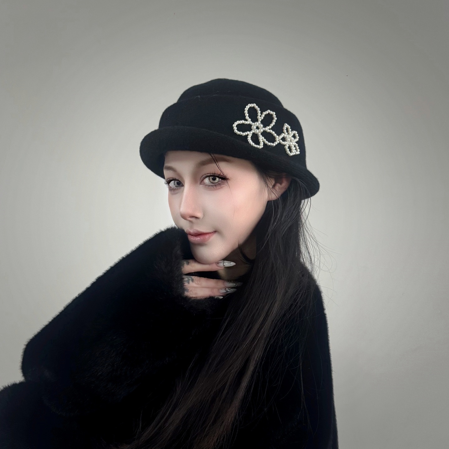 法式千金风珍珠花朵异形卷边针织毛线礼帽女秋冬保暖盆帽贝雷帽子