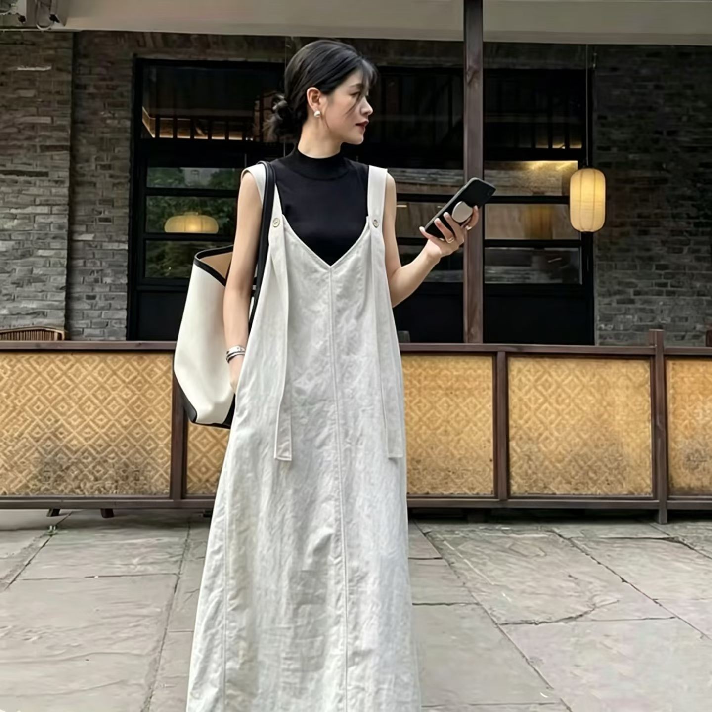 2026夏季韩系极简宽松纯色设计感显瘦背带连衣裙
