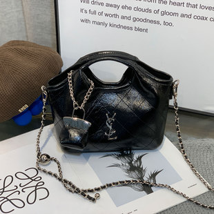 秋冬新款菱格牛皮手提购物袋包中包链条单肩斜挎女包精致欧美字母