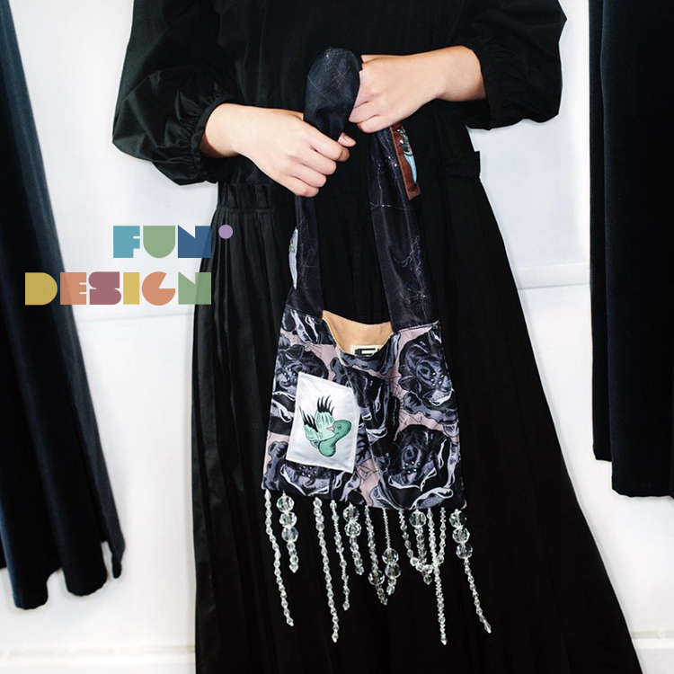 泰国小众趣味缎面印花流苏单肩包