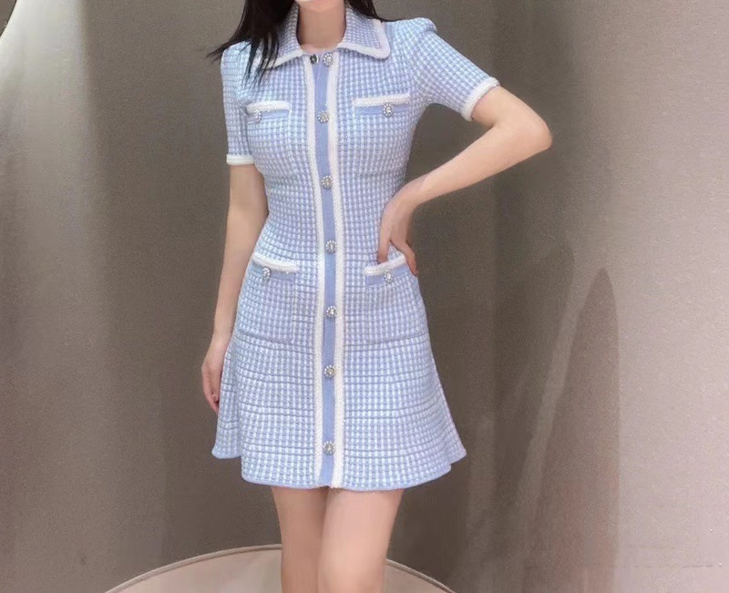 2023新款IEVEA SELF针织撞色格纹弹力拼接短袖翻领连衣裙