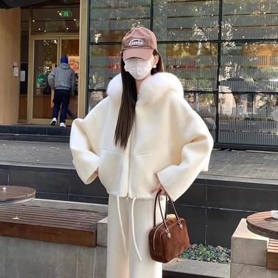 常规款白色连帽毛毛领双面羊毛