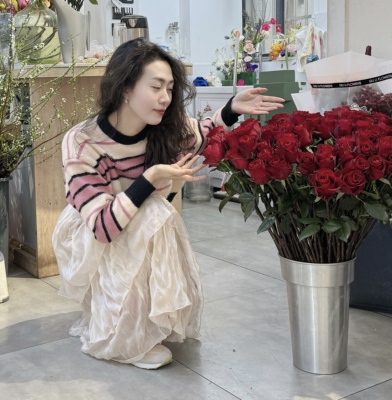 粉嫩嫩亮闪闪马海毛气质毛衣 and人鱼姬蛋糕半裙 套装