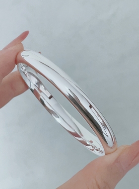 光面实心手镯简约大方百搭通勤