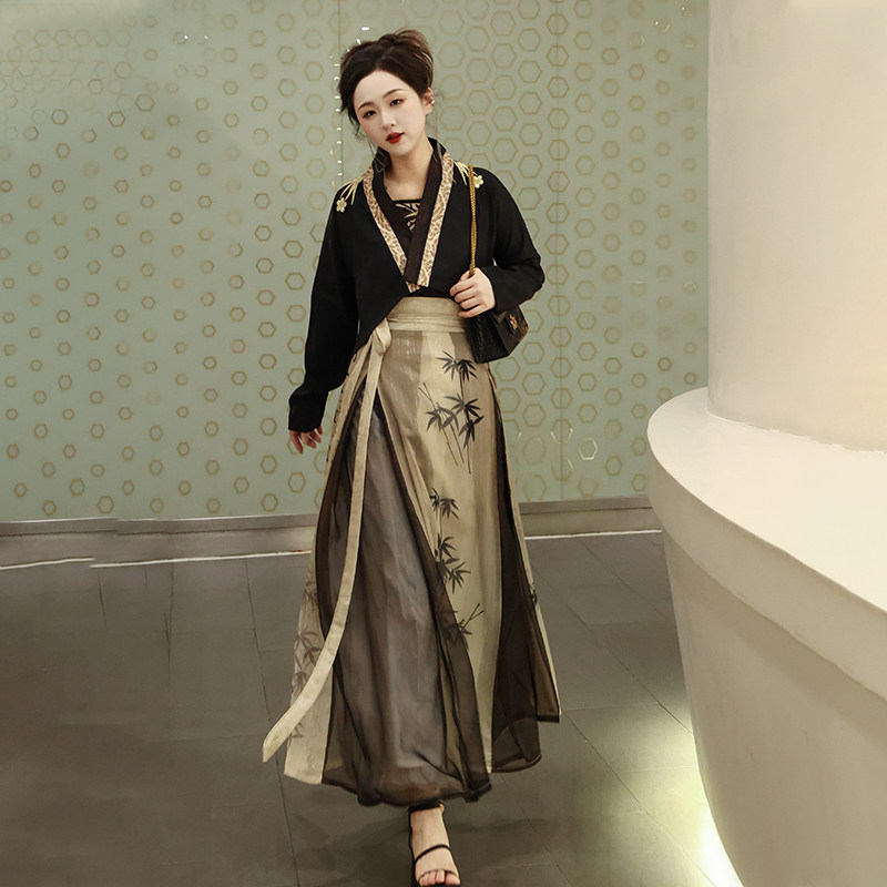 拂山云新中式改良汉服套装春款