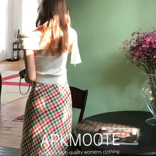 BVKV 5/8 时髦精 把彩虹穿身上复古红配绿彩格纹半身裙女