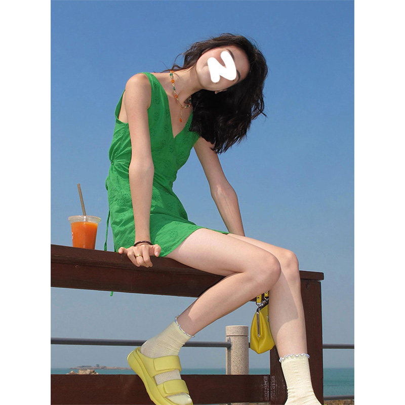 Gardenia 茶歇法式V领缕空无袖背心连衣裙女气质收腰显瘦A字短裙