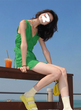 Gardenia 茶歇法式V领缕空无袖背心连衣裙女气质收腰显瘦A字短裙