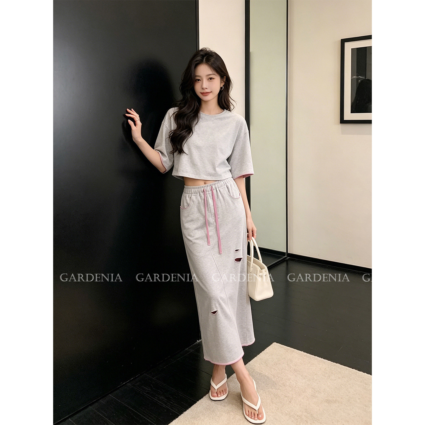 Gardenia 韩系休闲设计感撞色短袖T恤女灰粉破洞卷边半身裙两件套