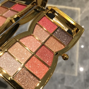 维妮小熊眼影盘新款正品眼影橘色系亮晶晶闪粉眼影新手便携初学者