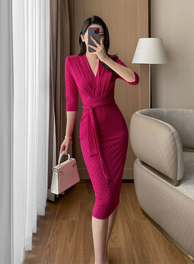 高级感玫红印花连衣裙夏季新款水晶麻纱V领绑带修身包臀裙裹身裙