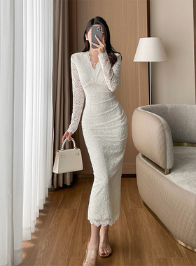 白色加绒加厚修身连衣裙女冬季新款蕾丝V领长袖收腰包臀裙中长裙