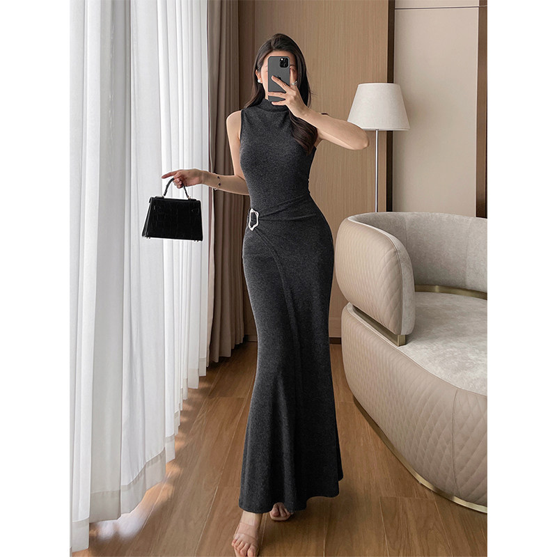 灰色半高领无袖连衣裙夏季新款小众气质御姐风修身显瘦背心长裙女