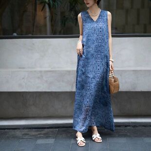 2026夏季气质度假风复古卷草纹铜氨丝印花V领无袖连衣裙 有里衬