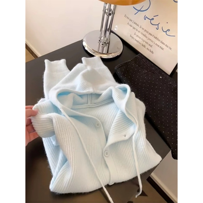 蓝色天空~慵懒风单排扣连帽针织衫女秋季2025高级感百搭宽松毛衣