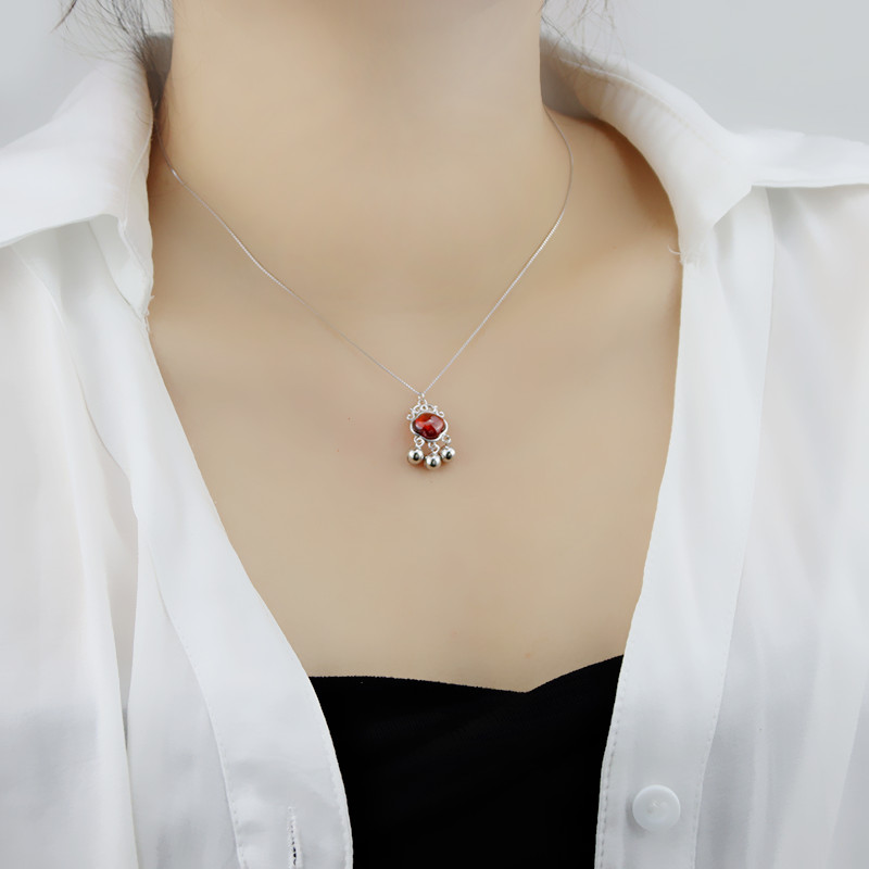 通体s925纯银石榴石长命锁项链女简约小众设计高级感平安锁锁骨链