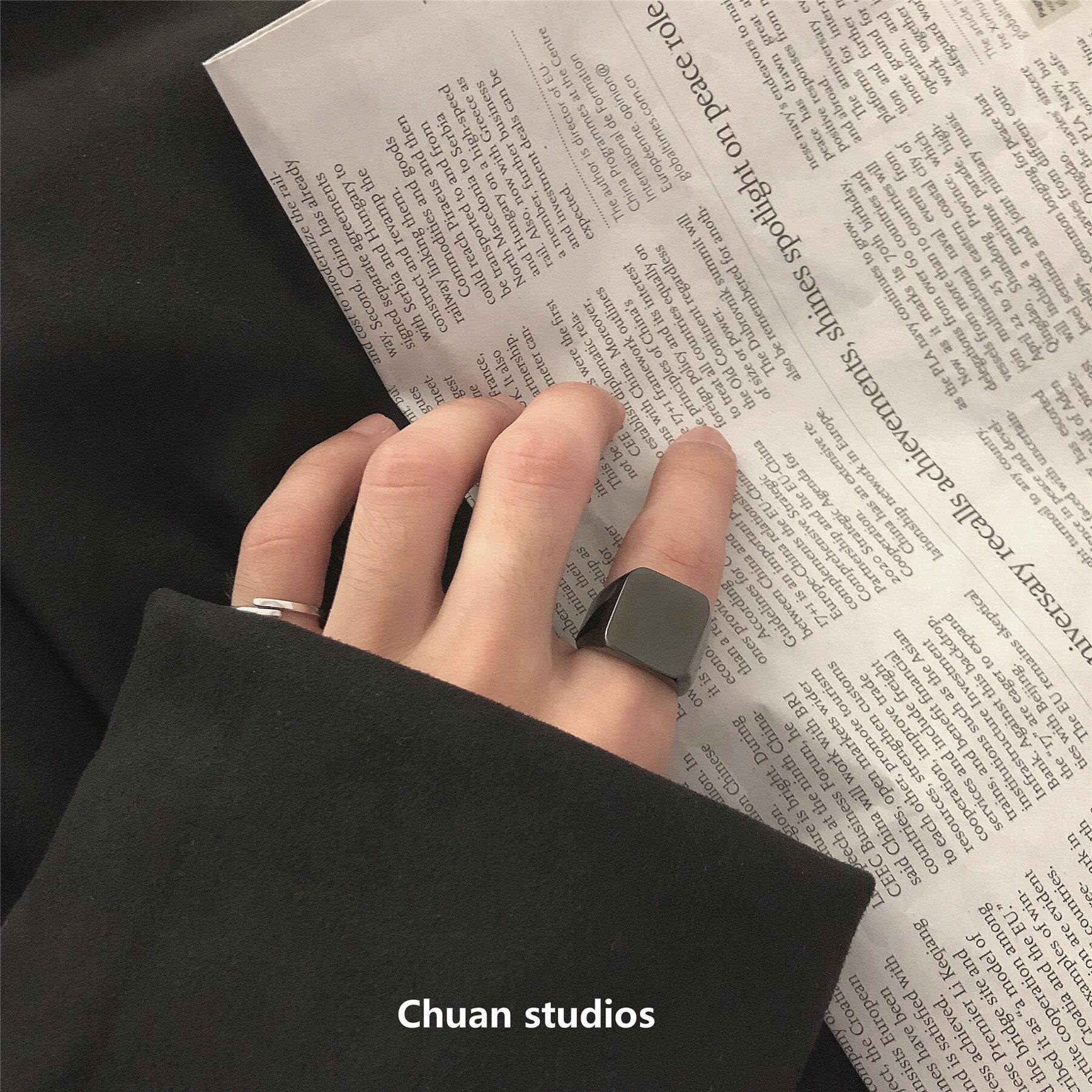 CHUAN|19 DARK RING FEMALE INS MINIMALIST COLD WIND EUROPEAN AND AMERICAN HIGH COLD DOMINEERING BLACK SQUARE INDEX FINGER RING MALE