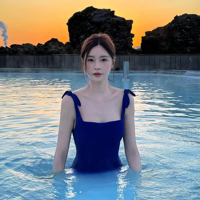 沈梦辰同款泳衣女高级感连体泳衣女2025年爆款露背泡温泉度假泳装